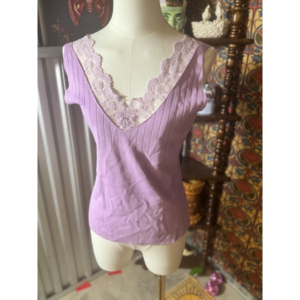 BiBi! Lavender Knit Tank Top Lace Trim Sleeveless V-Neck‎ Casual Summer Top